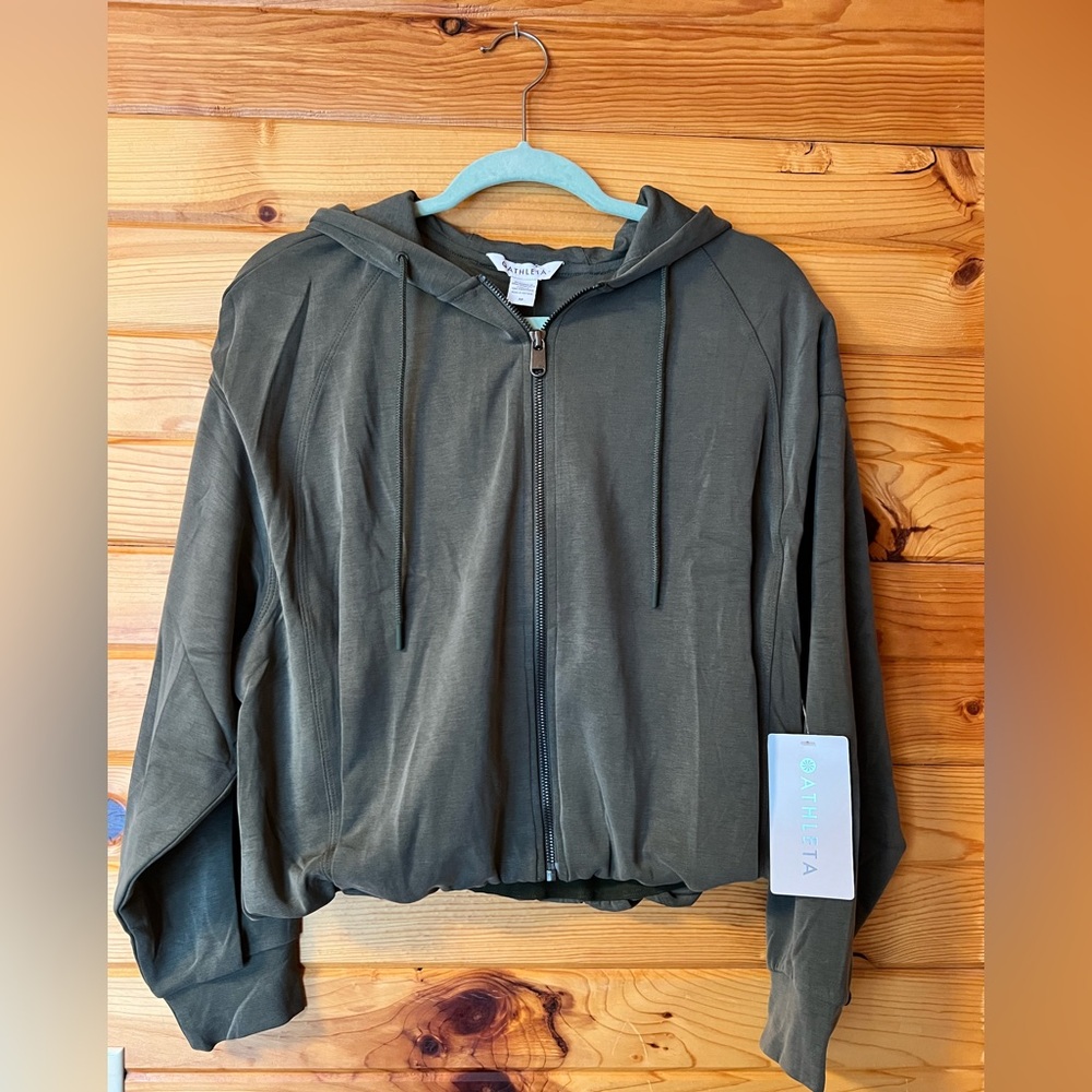 NWT Athleta Seasoft Bubble Hem Full Zip Size M
